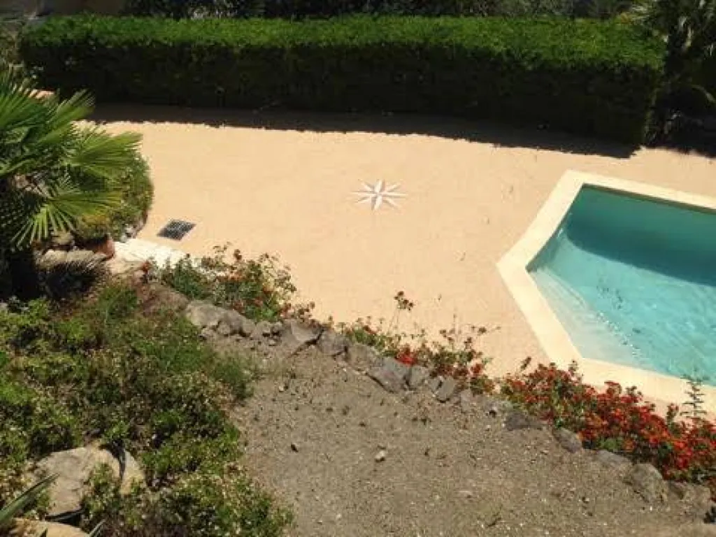 GRANULAT DE MARBRES-ABORDS DE PISCINE