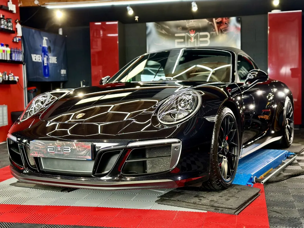 Detailing auto traitement céramique lyon protection carrosserie Porsche 911