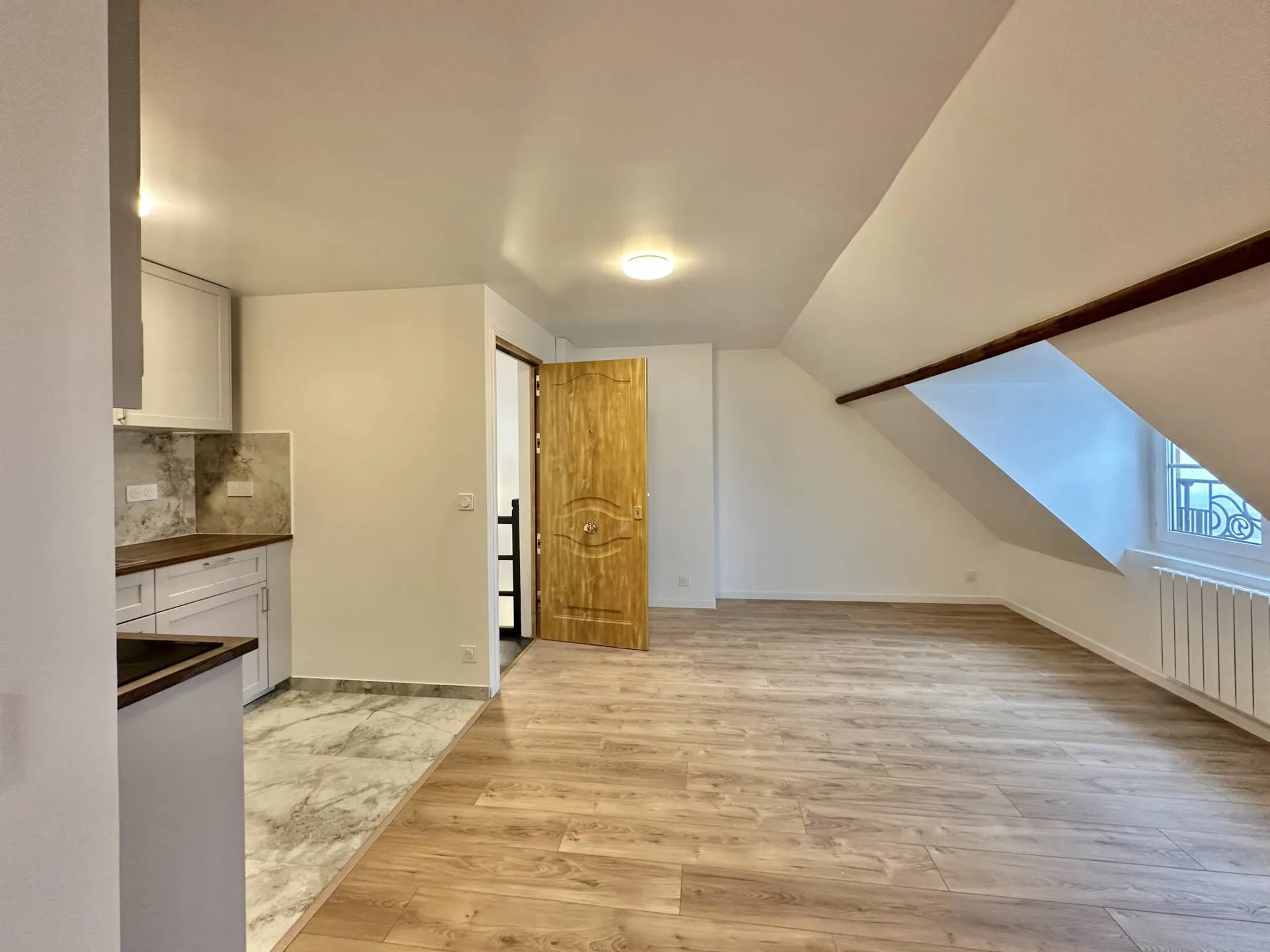 Vendu loué, dernier étage, vue dégagée : Studio cosy de 26,80m² à Dieppe, 76.