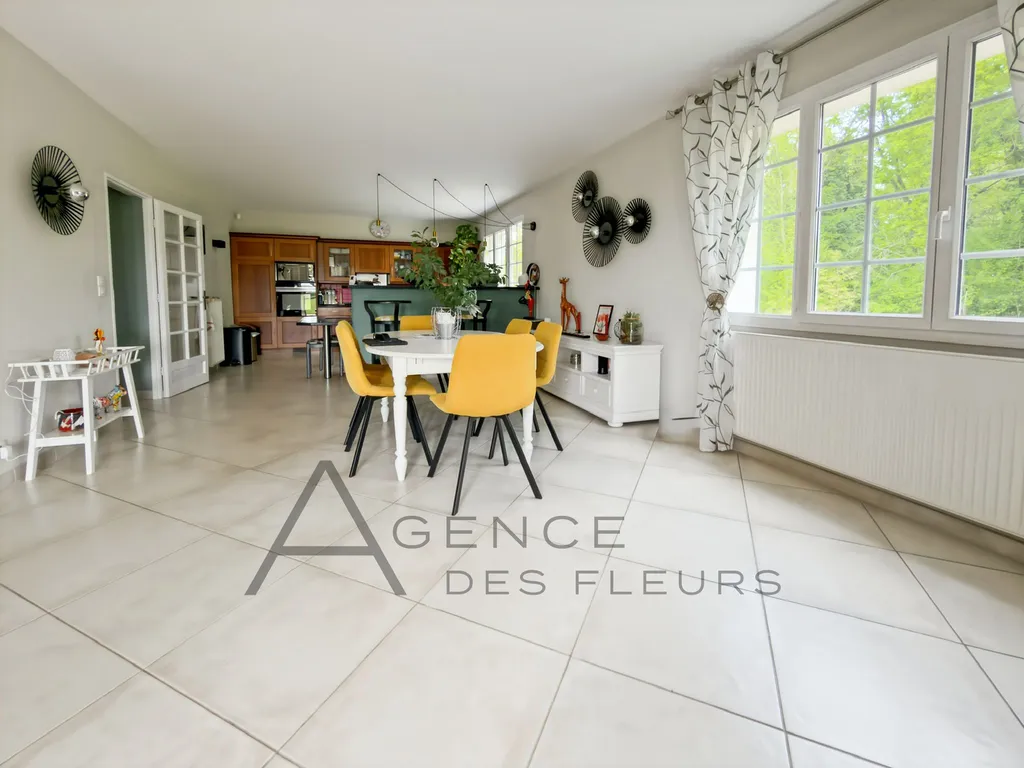 A vendre, propriété de charme de 202 m² édifiée sur un terrain de 3952 m² sur la commune de FRENEUSE 76410