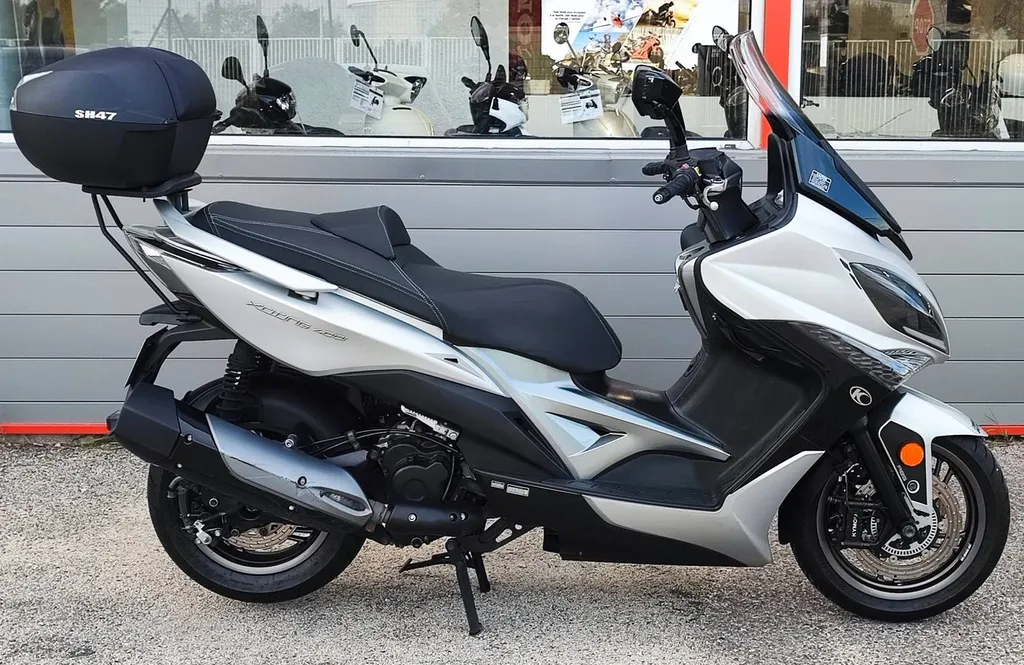 Notre zone d'activité pour ce serviceVente de pièces et d'accessoires pour scooter vers Saint-Cyr-sur-Mer 83270