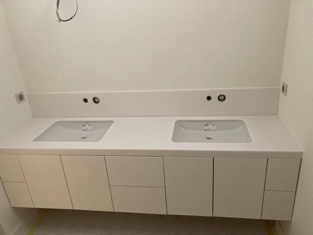  Meuble salle de bain en Corian à Bordeaux