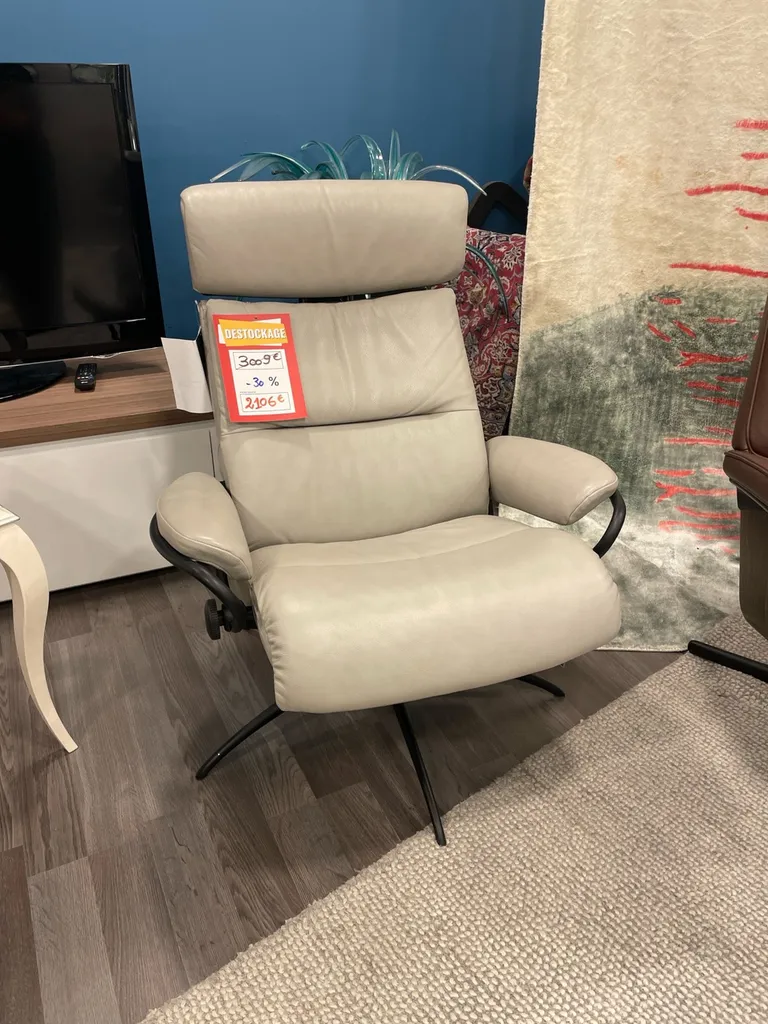 Fauteuil Tokyo avec pouf stressless en promotion à Hyères près de Bormes
