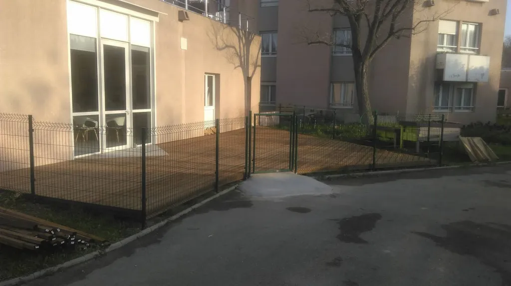 Pose de clotures et panneaux en bois à Marseille et sa région