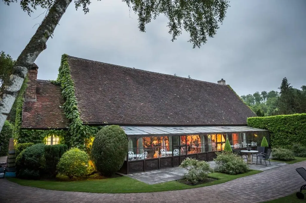 Wedding Planner haut de gamme pour faire organiser son mariage sur mesure dans un lieu de réception de prestige à Blaye