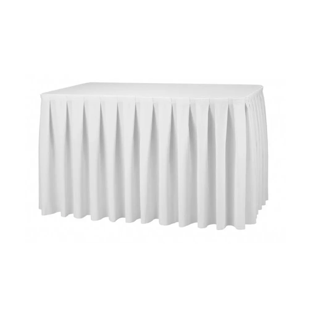 Installation de juponnage de table pour dîner de gala