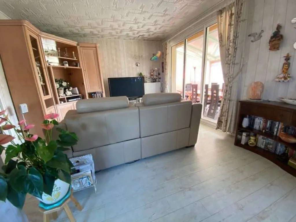 A acheter, superbe maison familiale de 130m² env., 6 chambres avec sous sol et grand jardin sur la commune de TOURVILLE LA RIVIÈRE 76410