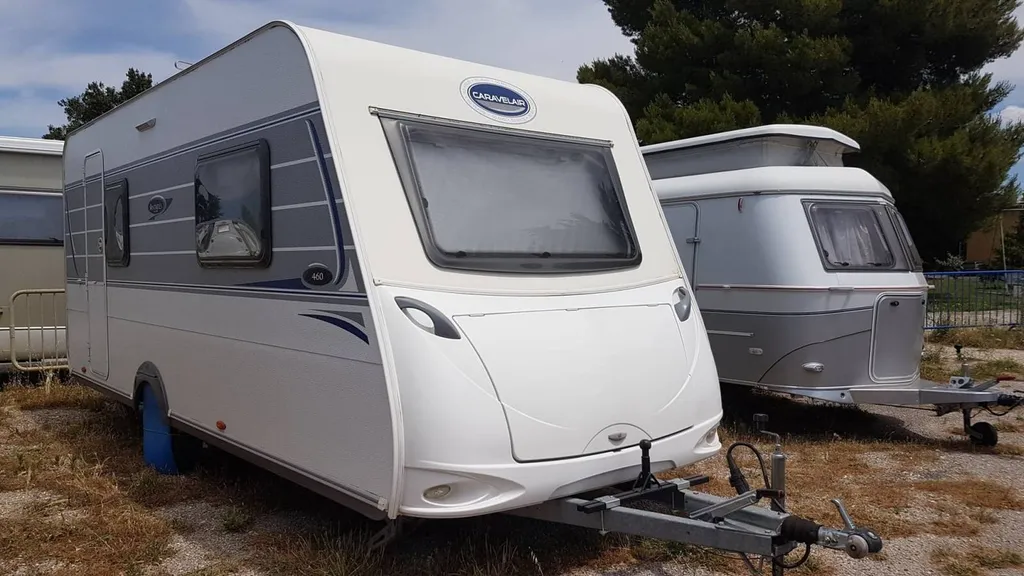 CARAVELAIR ANTARES LUXE 460 Lit Central (2014) - Expertise MIDI 13 LOISIRS 13