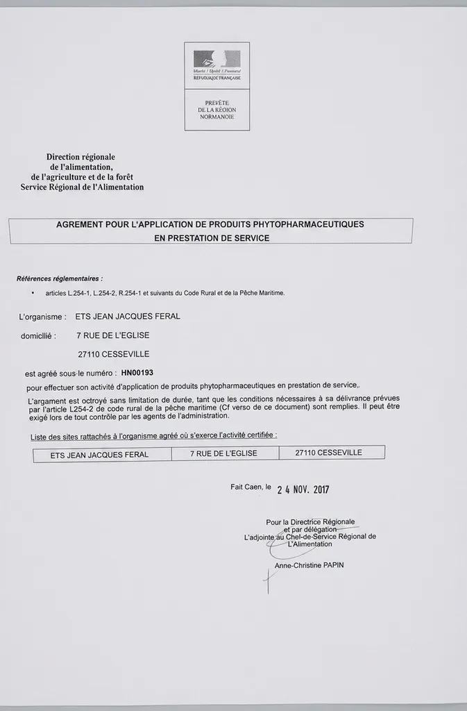 AGREMENT POUR L'APPLICATION DE PRODUITS PHYTOPHARMACEUTIQUES
EN PRESTATION DE SERVICE