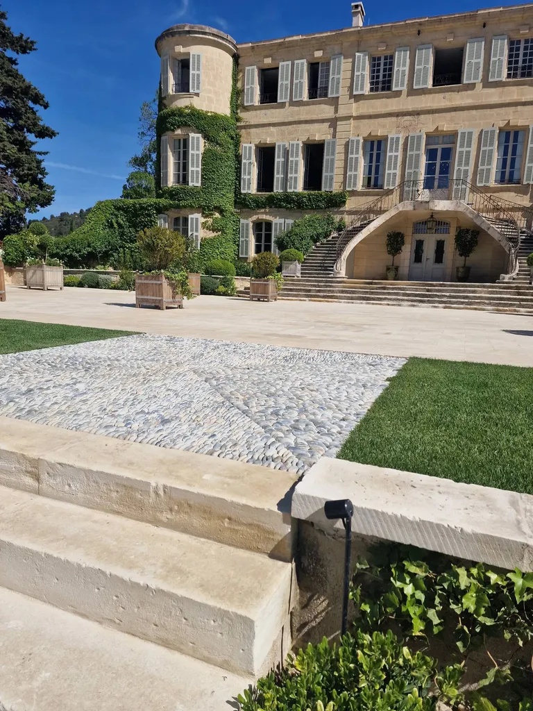 CHÂTEAU DU DOMAINE VITICOLE D'ESTOUBLON
