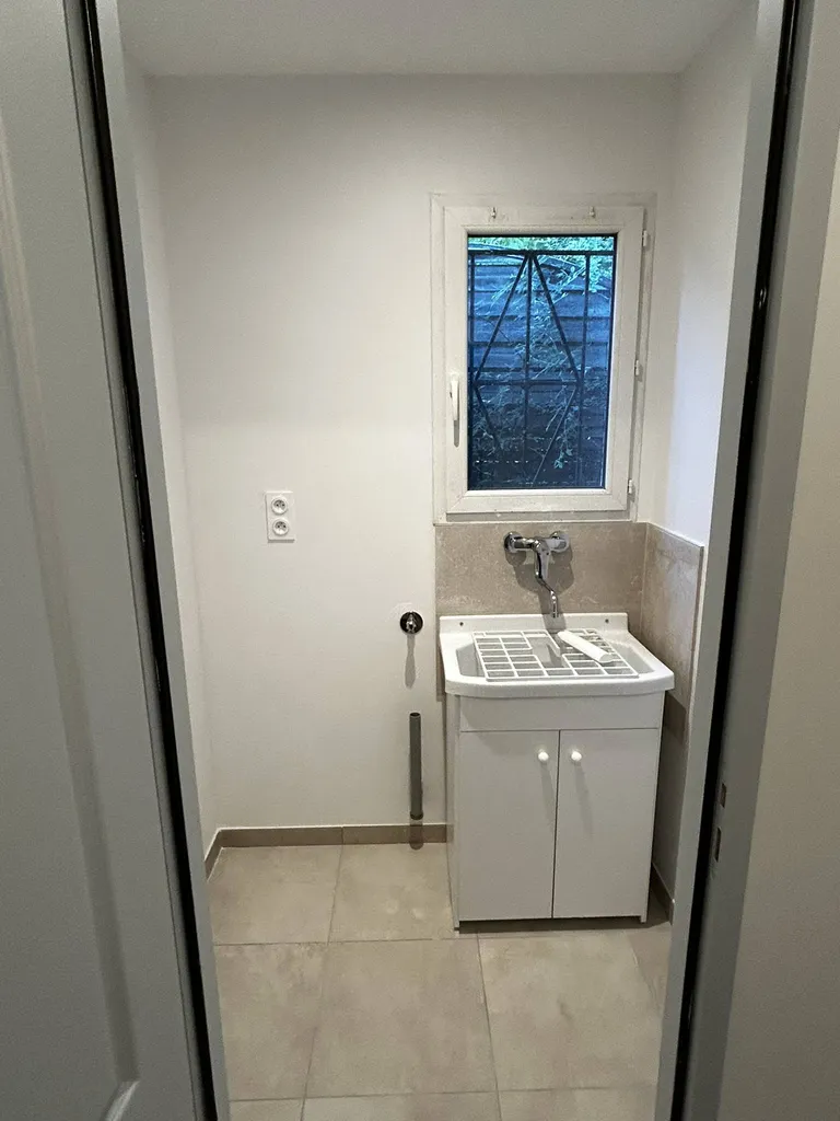 Rénovation complète après dégât des eaux avec réfection intérieure et travaux énergétiques à Villefranche-sur-Saône