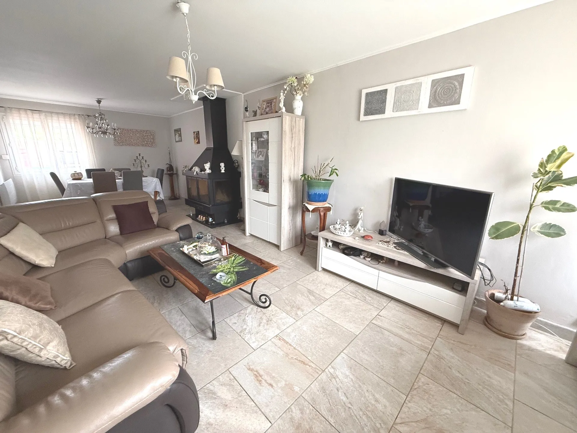 Grande pièce à vivre de 50m²