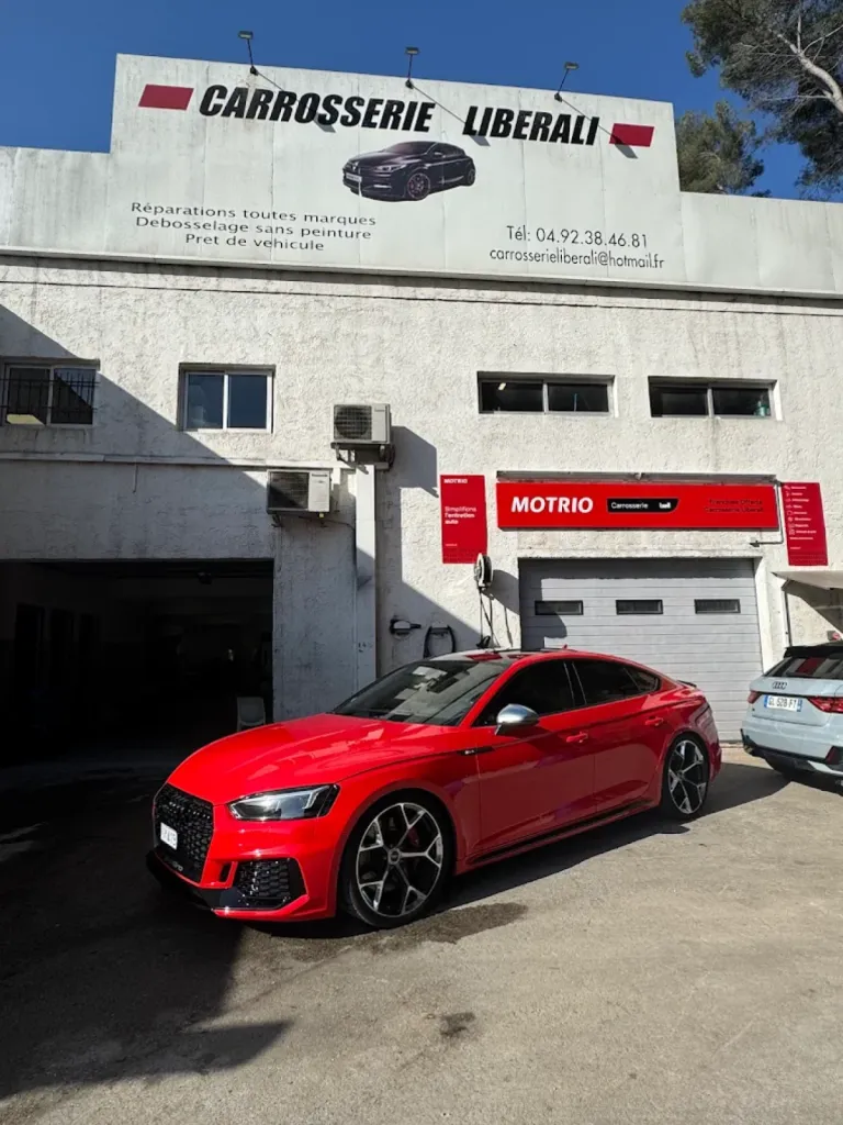 Atelier de carrosserie familiale et peinture automobile à Vallauris, près d’Antibes
