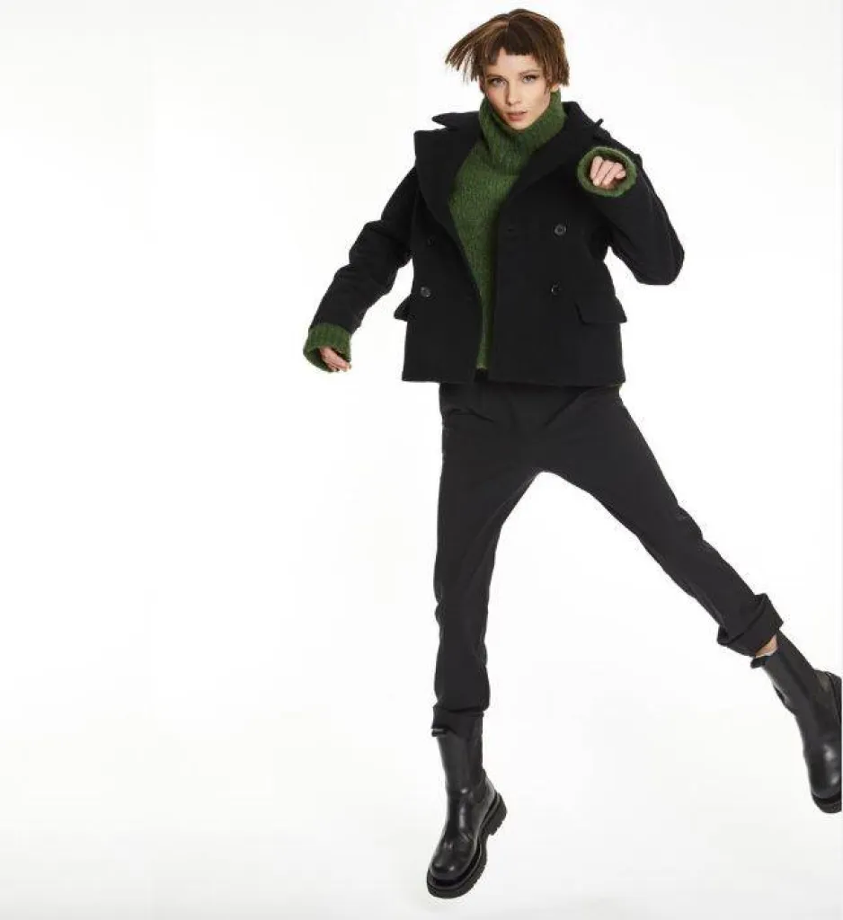 La nouvelle collection Automne-Hiver 2022 Lis Lareida, des pièces lifestyle, intemporelles, un look pointu.