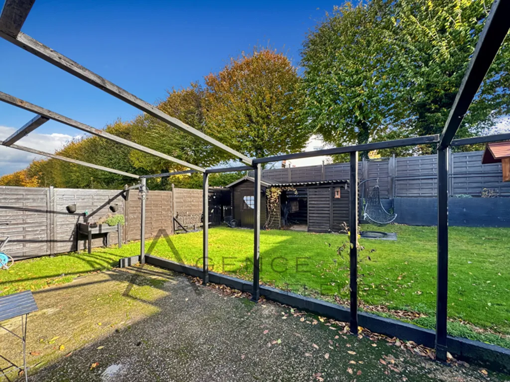 À vendre, joli pavillon de 1985 de 110 m² sur un terrain de 282 m² situé à Saint-Pierre-les-Elbeuf