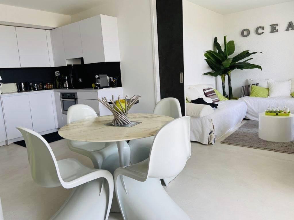 magnifique appartement à vendre avec vue mer sur la plage du chay royan