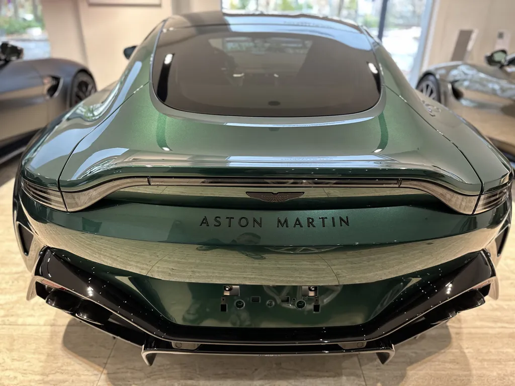 Film de protection PPF Aston Martin Vantage spécialiste de la protection carrosserie sur l’Ouest Lyonnais proche Tassin la demi lune 