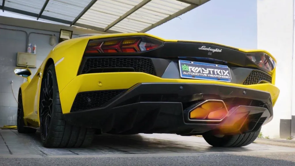 Installation ligne complète d'échappement pour Mercedes AMG