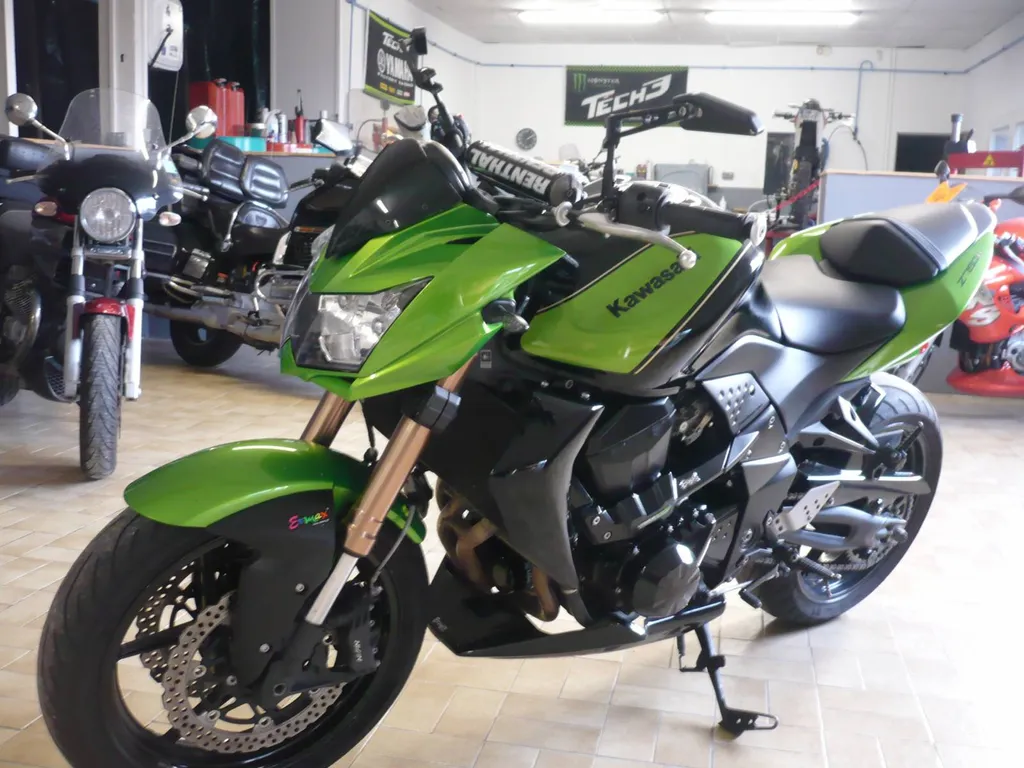 KAWASAKI Z750R