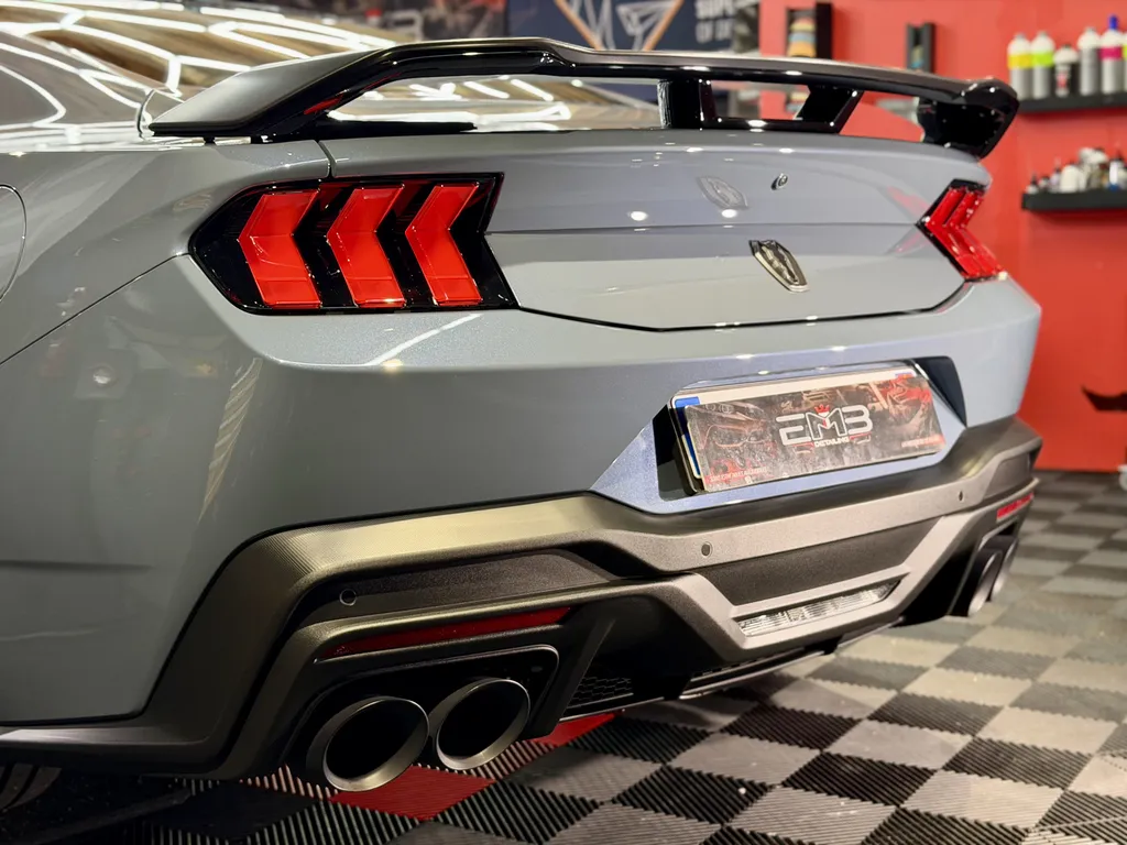 Traitement céramique voiture GYEON Infinite Ford Mustang à Lyon Vaugneray polissage et protection carrosserie haut de gamme