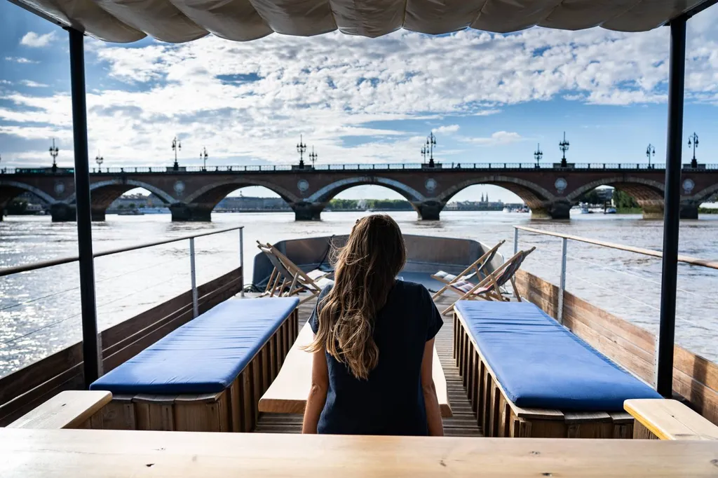 Petit-déjeuner Entreprise Bateau Garonne Bordeaux 