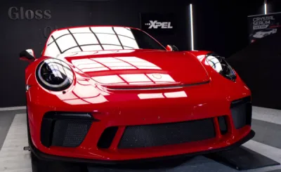 Vue Arrière, XPEL Assurant une Protection Intégrale : Admirez la vue arrière spectaculaire de la Porsche 911 992 GT3 Phase 2, où la protection XPEL garantit une intégrité totale de la carrosserie. Profitez de la beauté pure, sachant que chaque kilomètre e