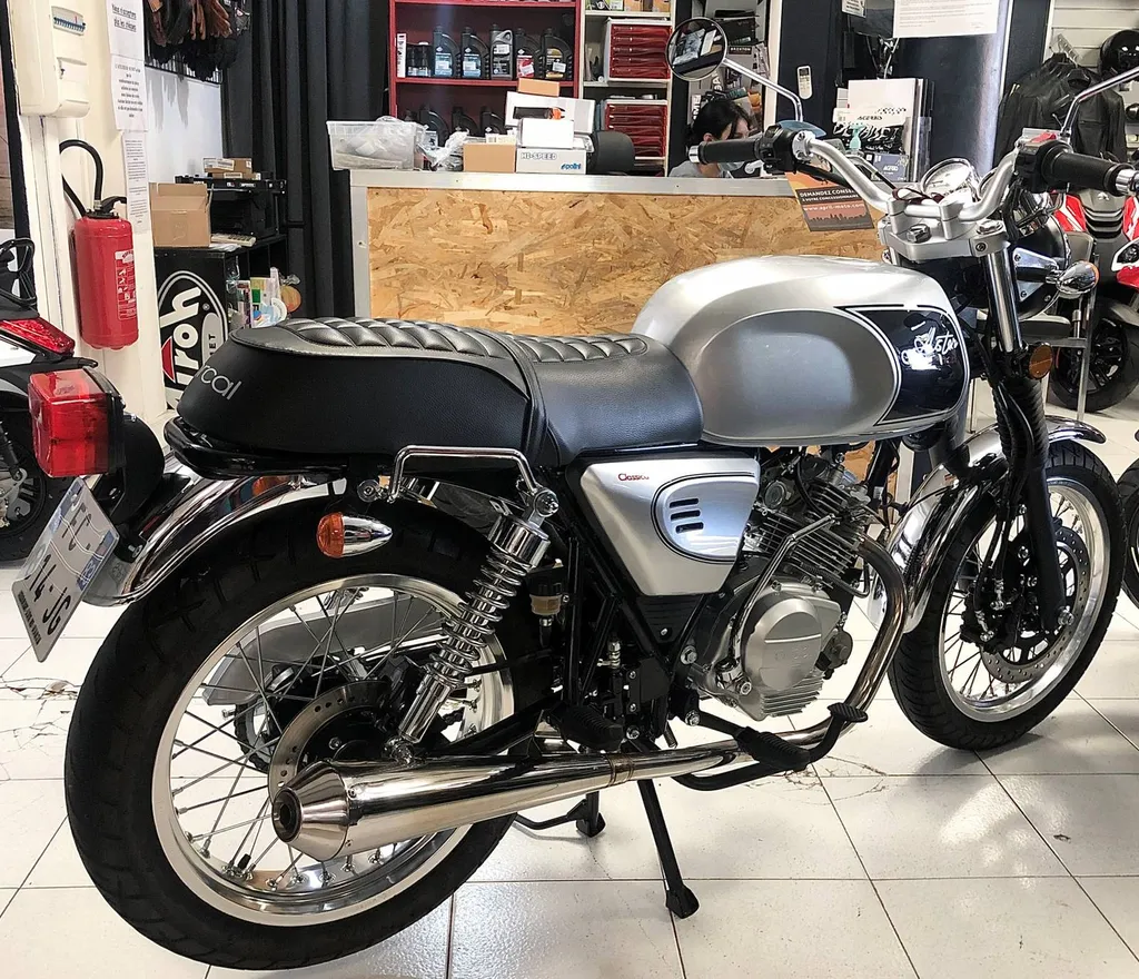 MOTO OCCASION ASTOR ORCAL 125 SIX FOURS LES PLAGES