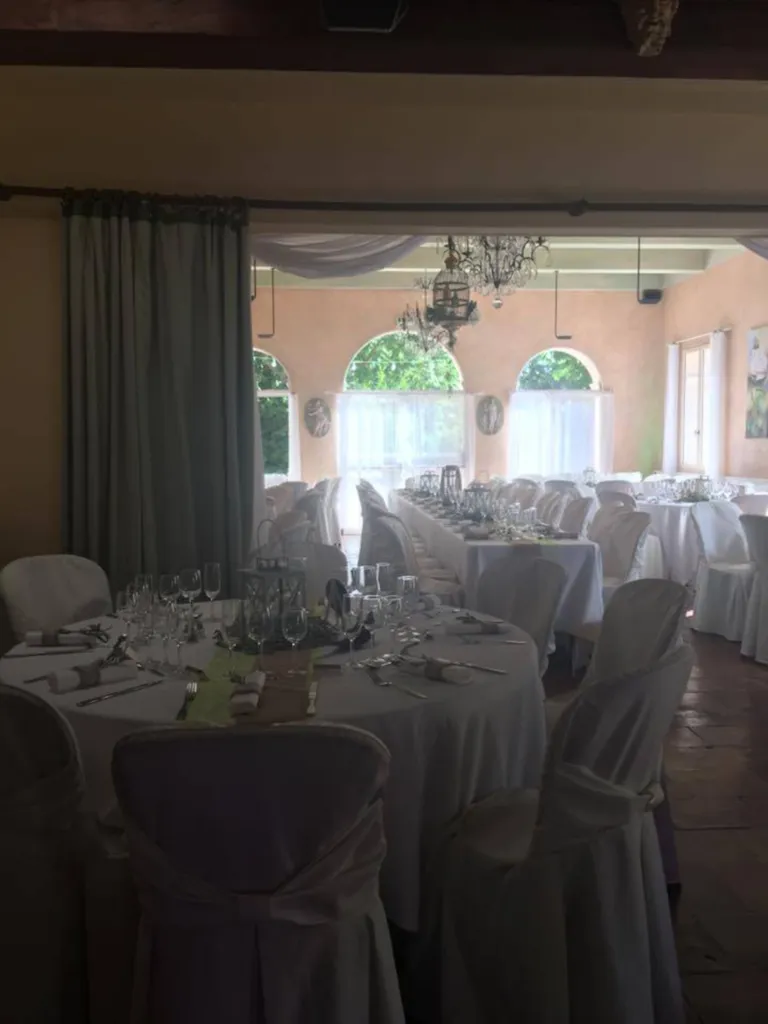 Service traiteur pour votre mariage sur le lieu de votre choix en service livraison dans les Bouches du Rhône