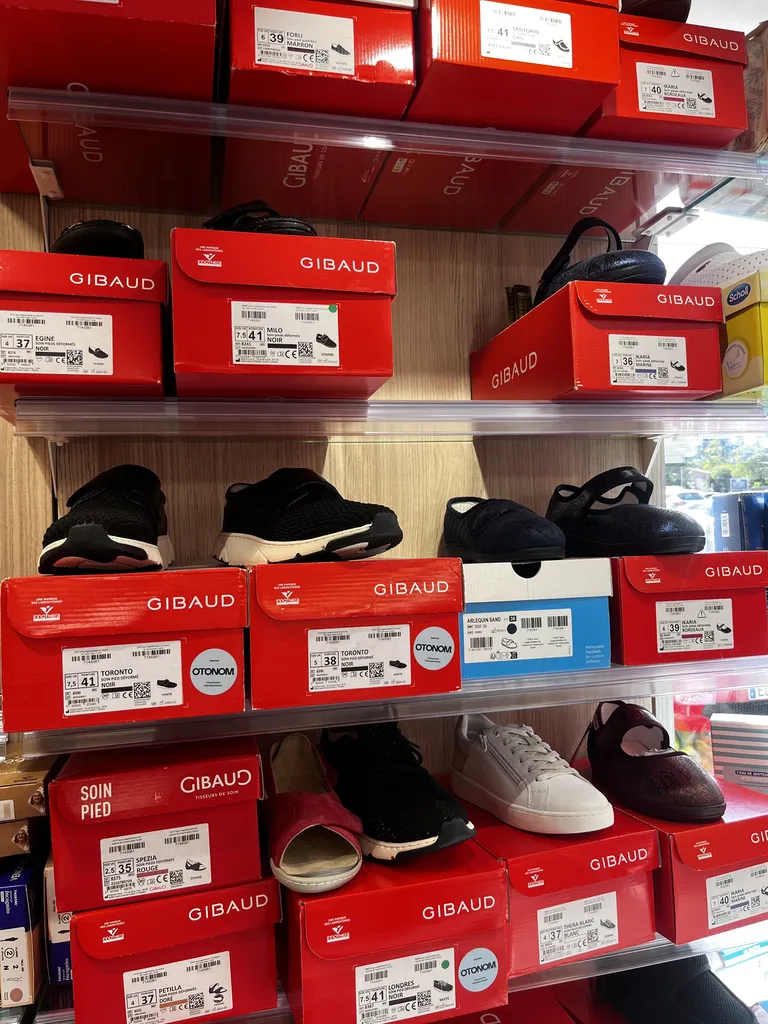 Vente et essayage de chaussures orthopédiques à Marseille 12e