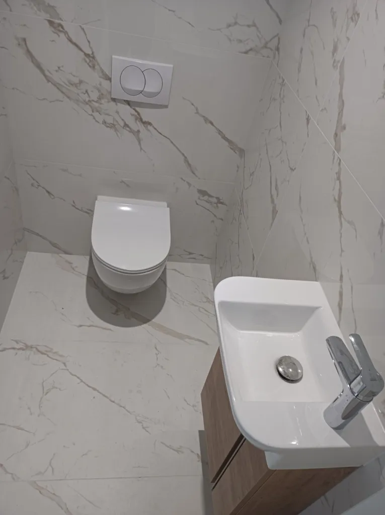 pose wc suspendu geberit renovation salle de bain mougins