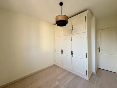 Vivre à Versailles dans un superbe appartement lumineux de 122 m² avec jardin privatif à 200 mètres du Château de Versailles