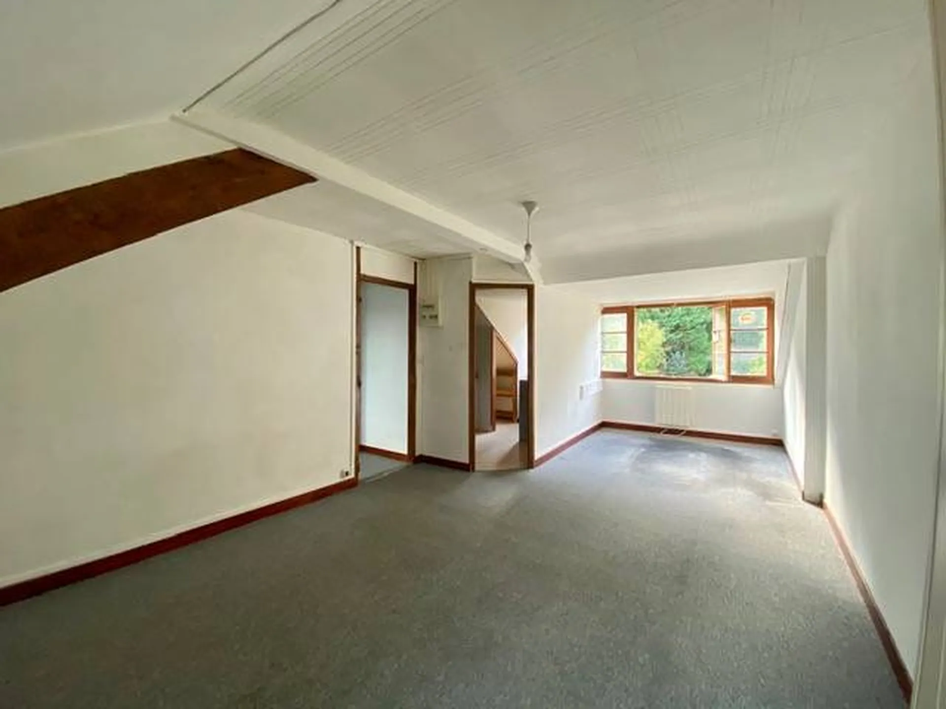 Vends appartement avec double exposition.