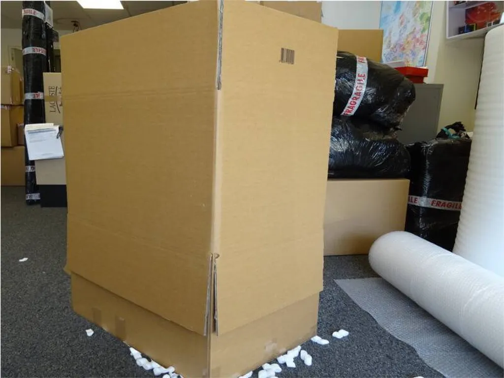 A l'intérieur se trouve une statue en bronze d'1m20