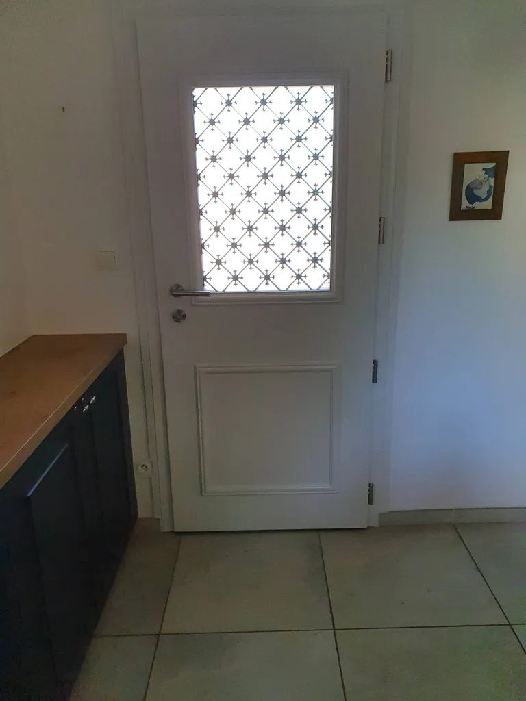 interieur d'une porte d'entrée coloris blanc et gris foncé extérieur à Villefranche sur Saône 