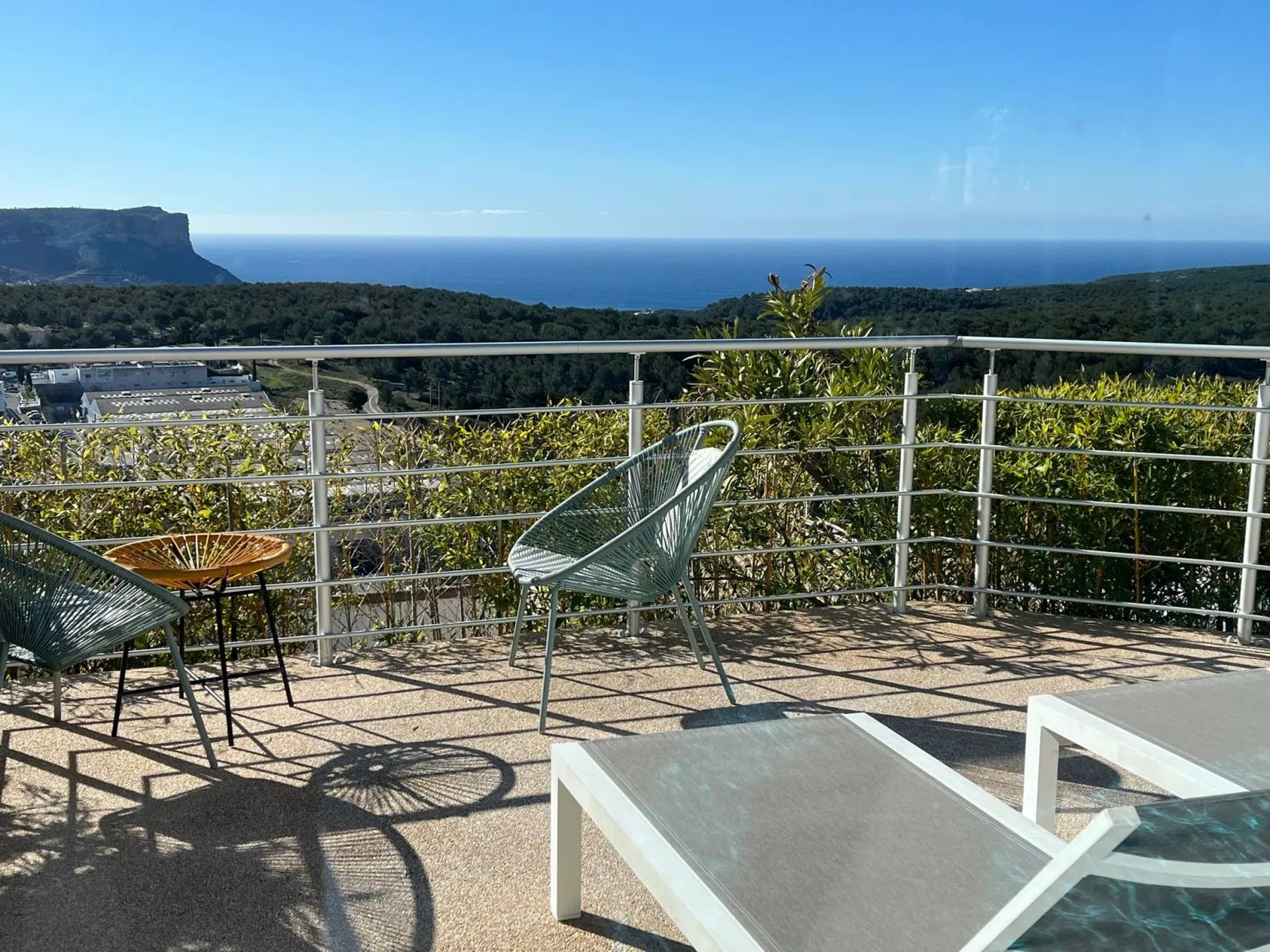Maison à vendre carnoux petite vue mer et piscine
