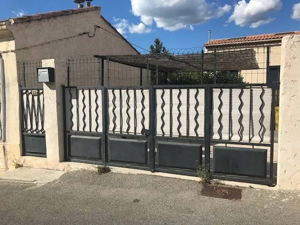 Photo AVANT du portail à PUYRICARD