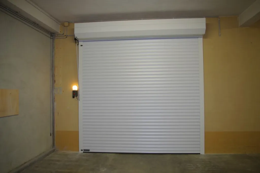 Porte de garage enroulable Puymeras