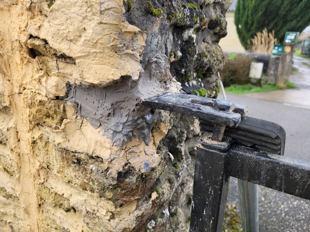 Comment réparer un portail battant à Beautiran 