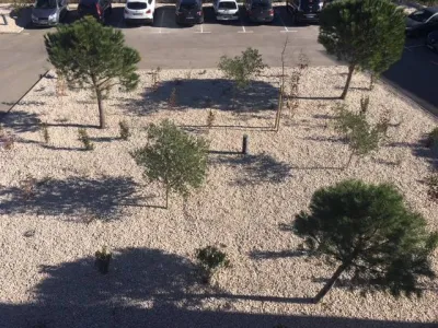 Création d'espaces verts pour une entreprise sur Aix en Provence