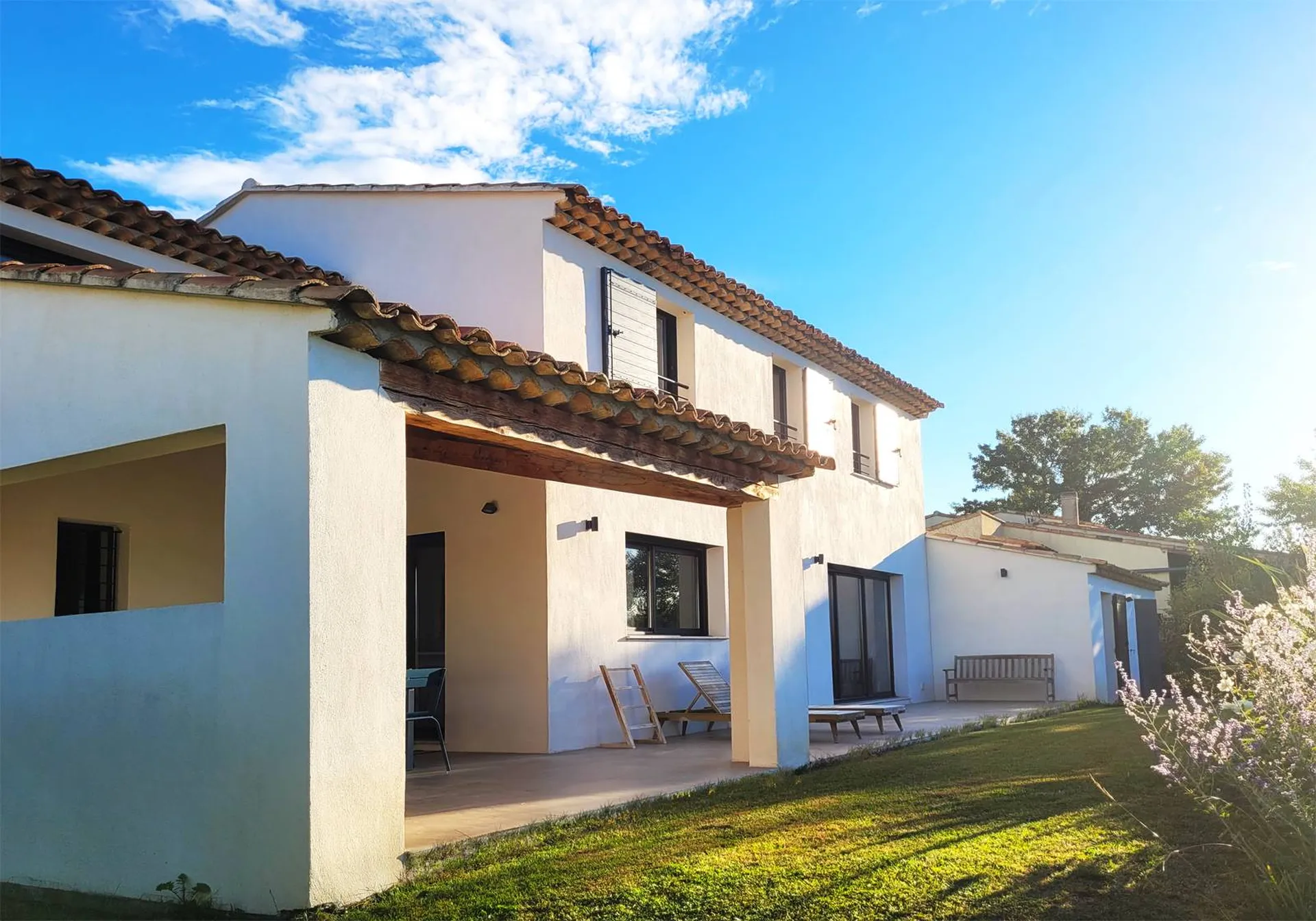 Maison haut de gamme de style à Eguilles