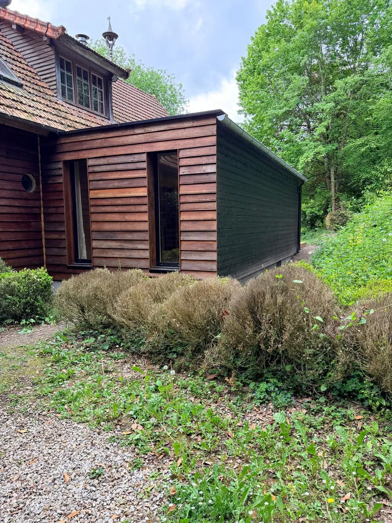 Extension maison ossature bois à Luneray près de Dieppe : agrandissement sur mesure réalisé par nos menuisiers qualifiés