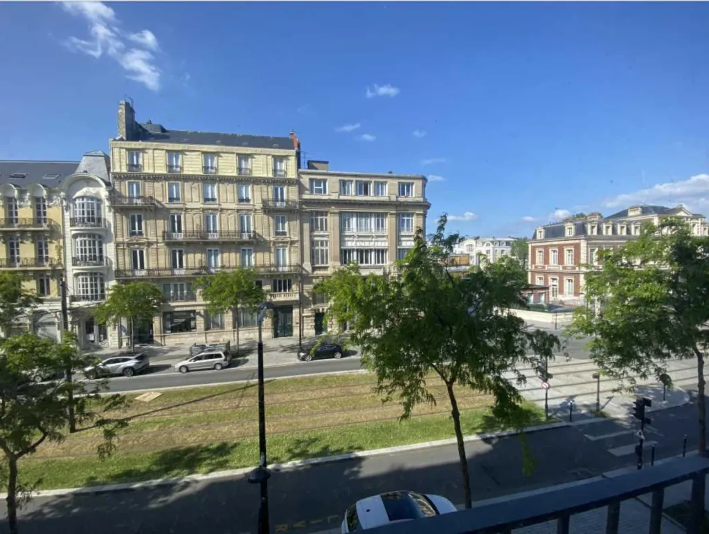 LE HAVRE - BUREAUX A LOUER 100 M2 DIVISIBLE A PARTIR DE 75 M2