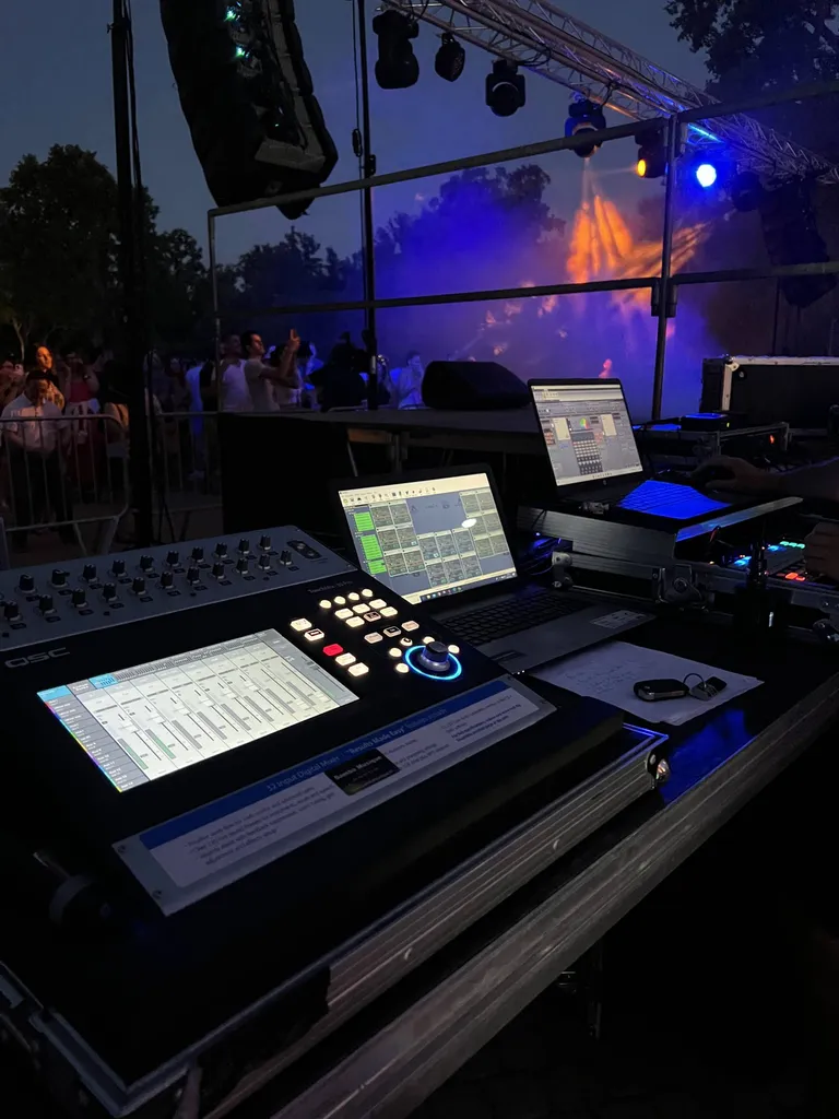 Prestation son et lumière Le Bal des Restos à Solliès-Pont VAR 83