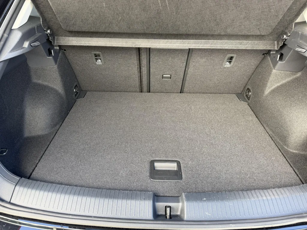 Achat voiture occasion aux environs de Rouen : découvrez notre Volkswagen T-Roc d'occasion récent disponible chez Caudebec Automobiles