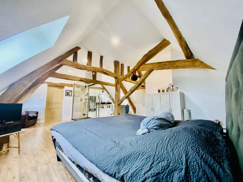 A vendre maison de 200 m² édifiée sur 2573 m² de terrain sur la commune très recherchée de LA BOUILLE 76530