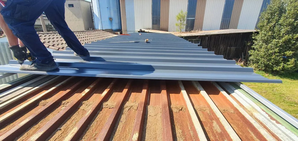 pose du bac acier dans le medoc 