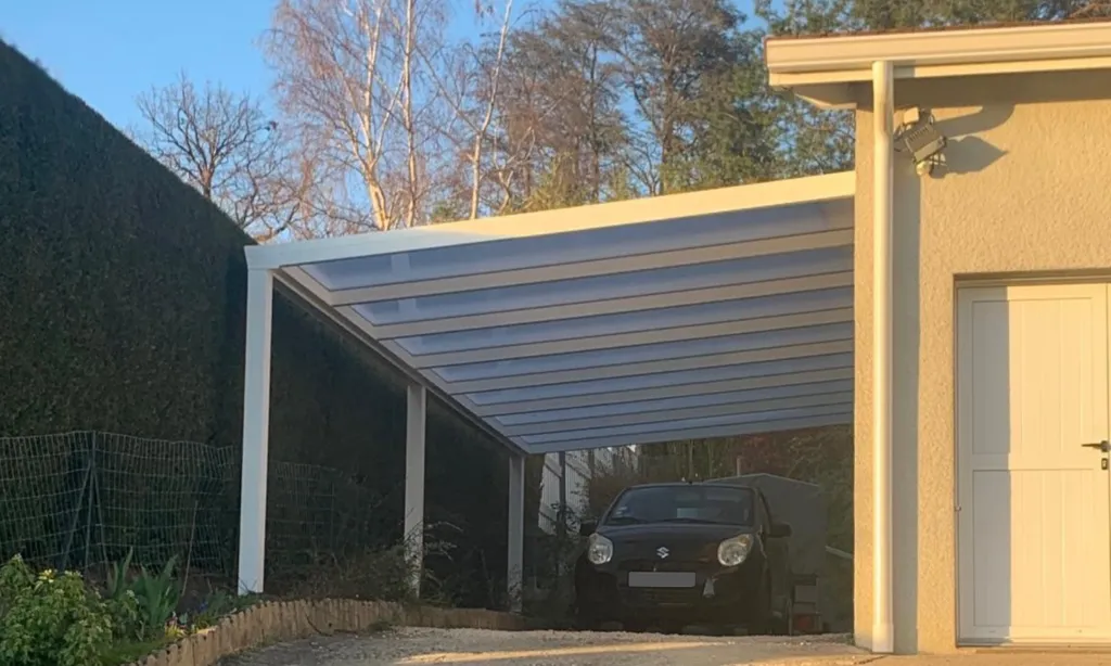 Installation carport aluminium à Saint Priest en Jarez par 3 Baies