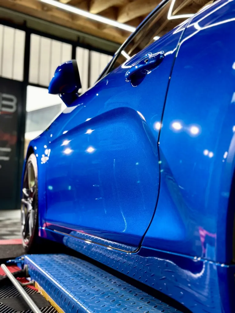 film de protection PPF alpine A110 Lyon traitement céramique protection carrosserie voiture de sport