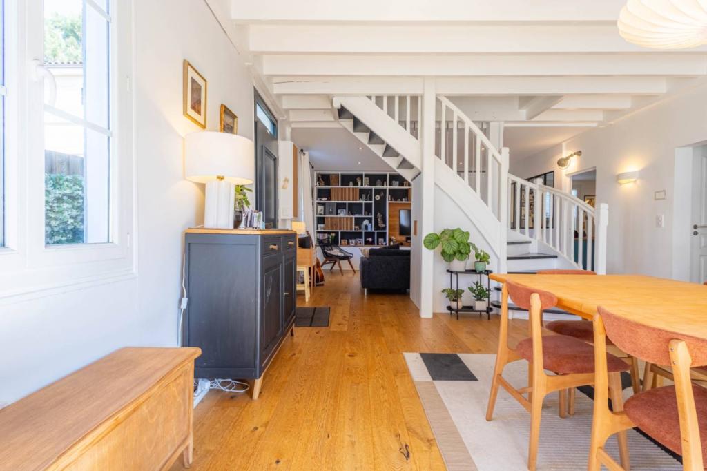 Charmante maison rénovée non mitoyenne Bordeaux Caudéran  