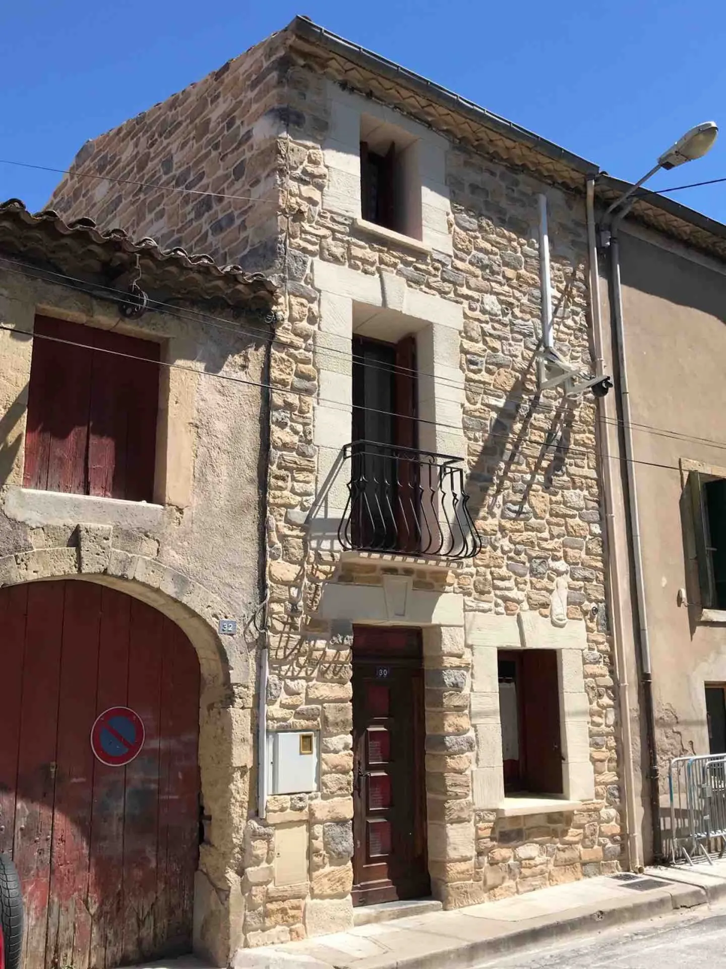 maison village finition pierres a Béziers 